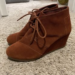 Toms Wedges Size 8