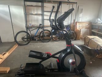 Schwinn 430 Elliptical Machine