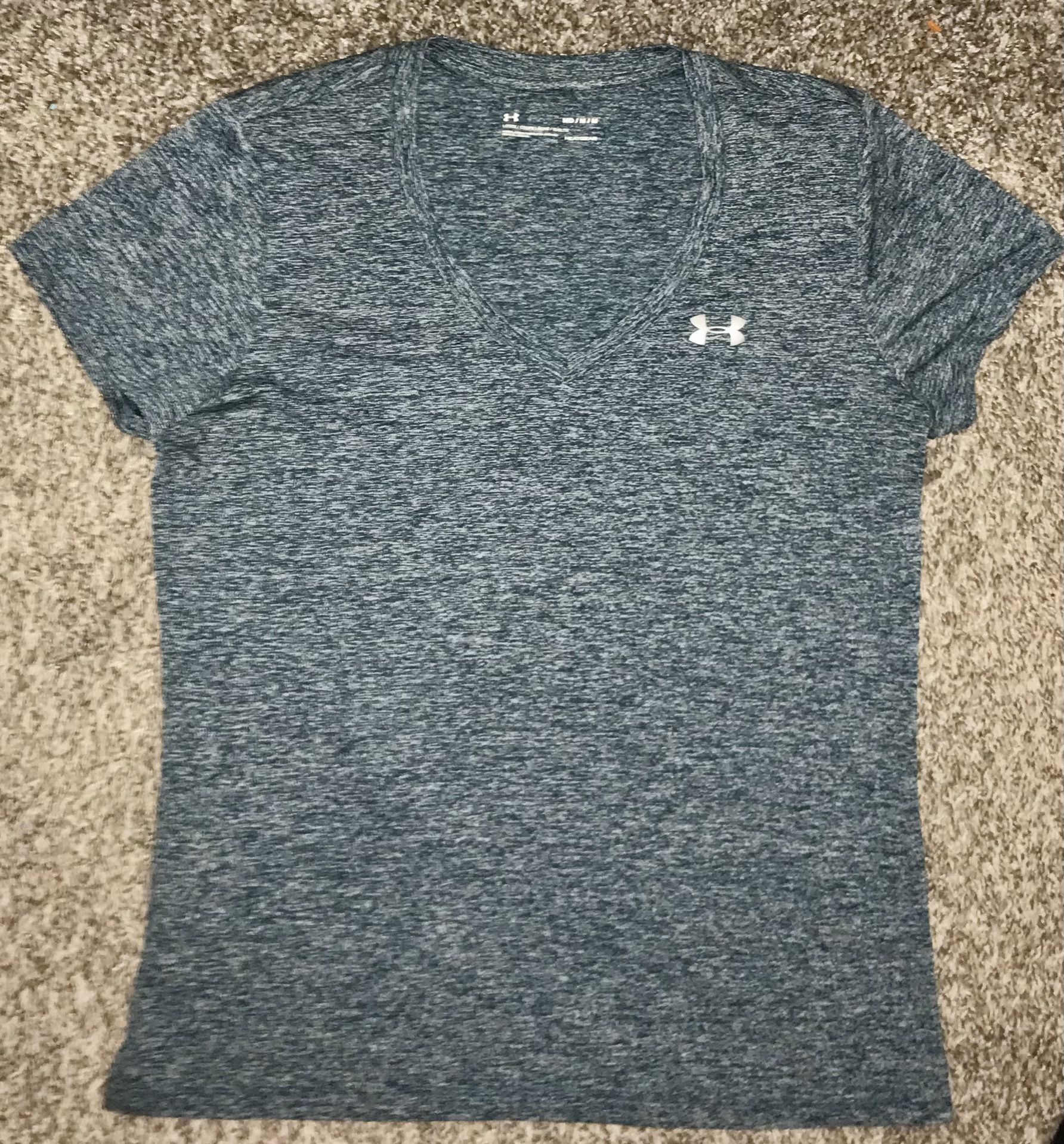 Womens Under Armour Vneck. 