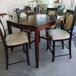 HighTable And 4 Chairs