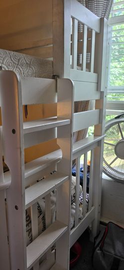 Bunk bed