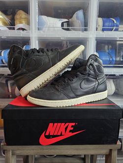 Nike Air Jordan 1 Retro High Shoe Mens Size 11 OG Cyber Monday 2015 555088-006