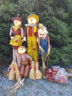 Scarecrow Family