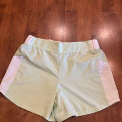 Women’s Columbia shorts shipping available