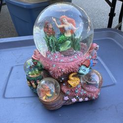 Disney The Little Mermaid Ariel “Under The Sea”Musical Multi Snow Globe