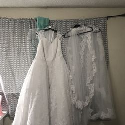 Plus Size 18 Ball Gown And 2 Veils Short And Cathedral. 