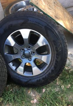 2019 Jeep Wrangler Sahara rims and tires