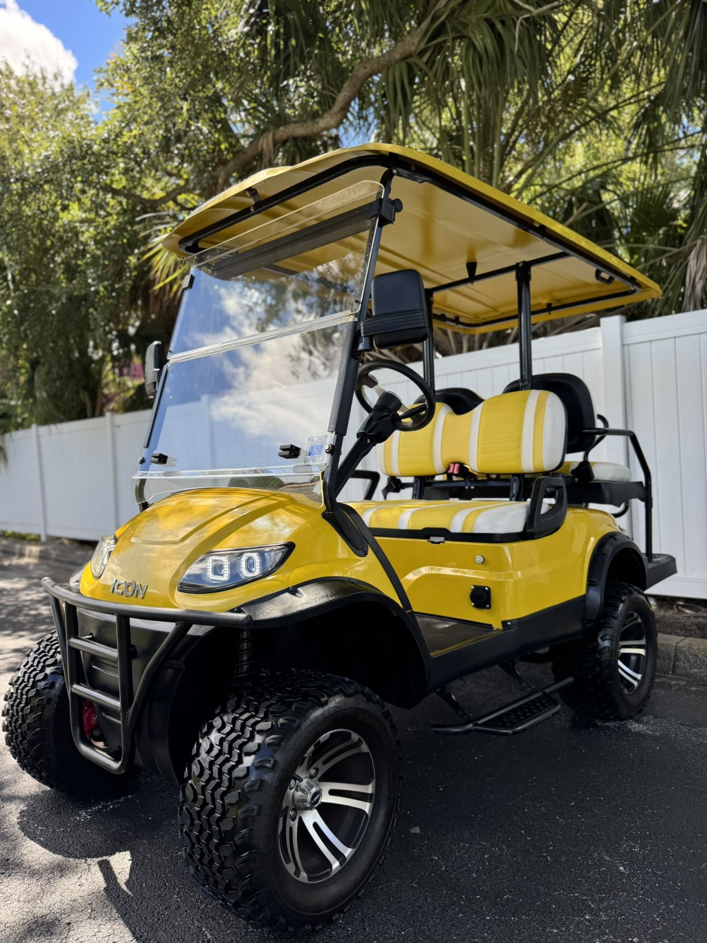 2022 Icon I40L Golf Cart