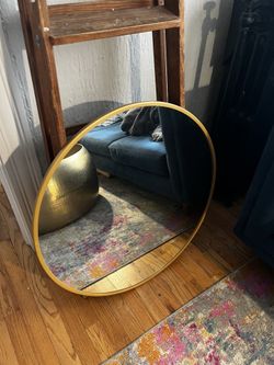 Circular mirror