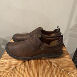 Women’s JBU Brown Leather Slip-On Flats Size 10