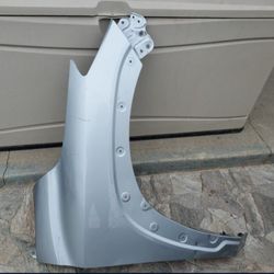 2022 - 2023 TOYOTA COROLLA CROSS
RIGHT FENDER PASSENGER SIDE GENUINE
USED OEM. NC