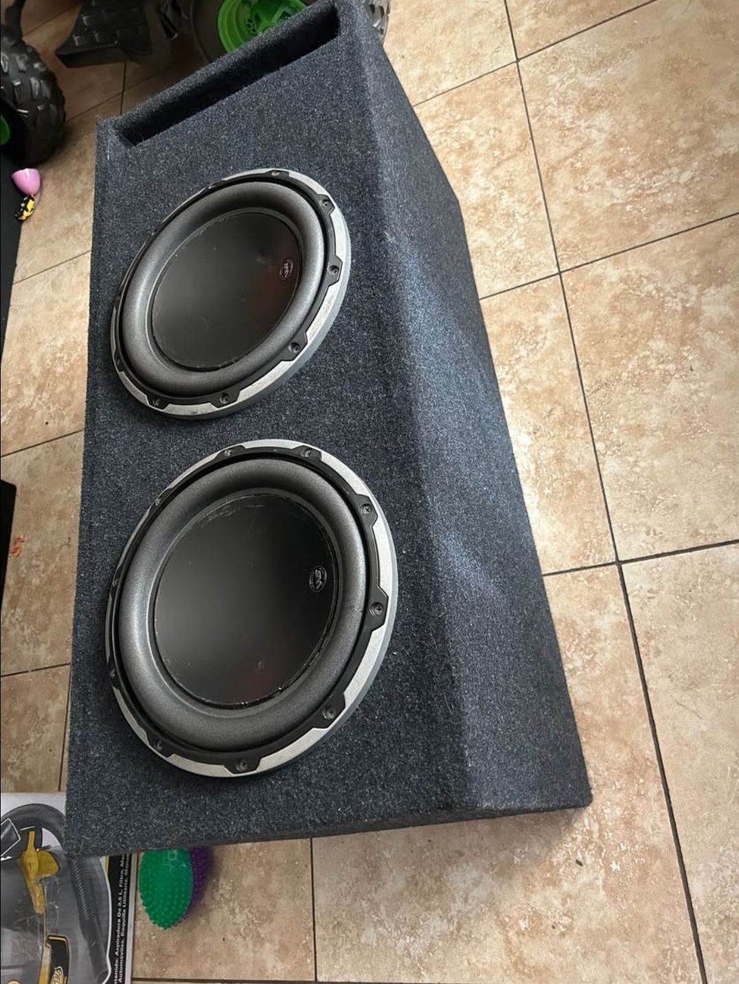 Pair of 10 W6v2 Subwoofers with double faced enclosure