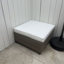 New 🚨Square Outdoor Ottoman Seat