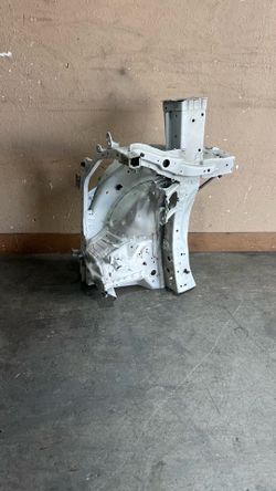 (401) 19-23 Chevy Chevrolet Blazer Left Frame Leg 2019 2020 2021 2022 2023