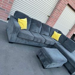 really nice sectional couch with ottoman