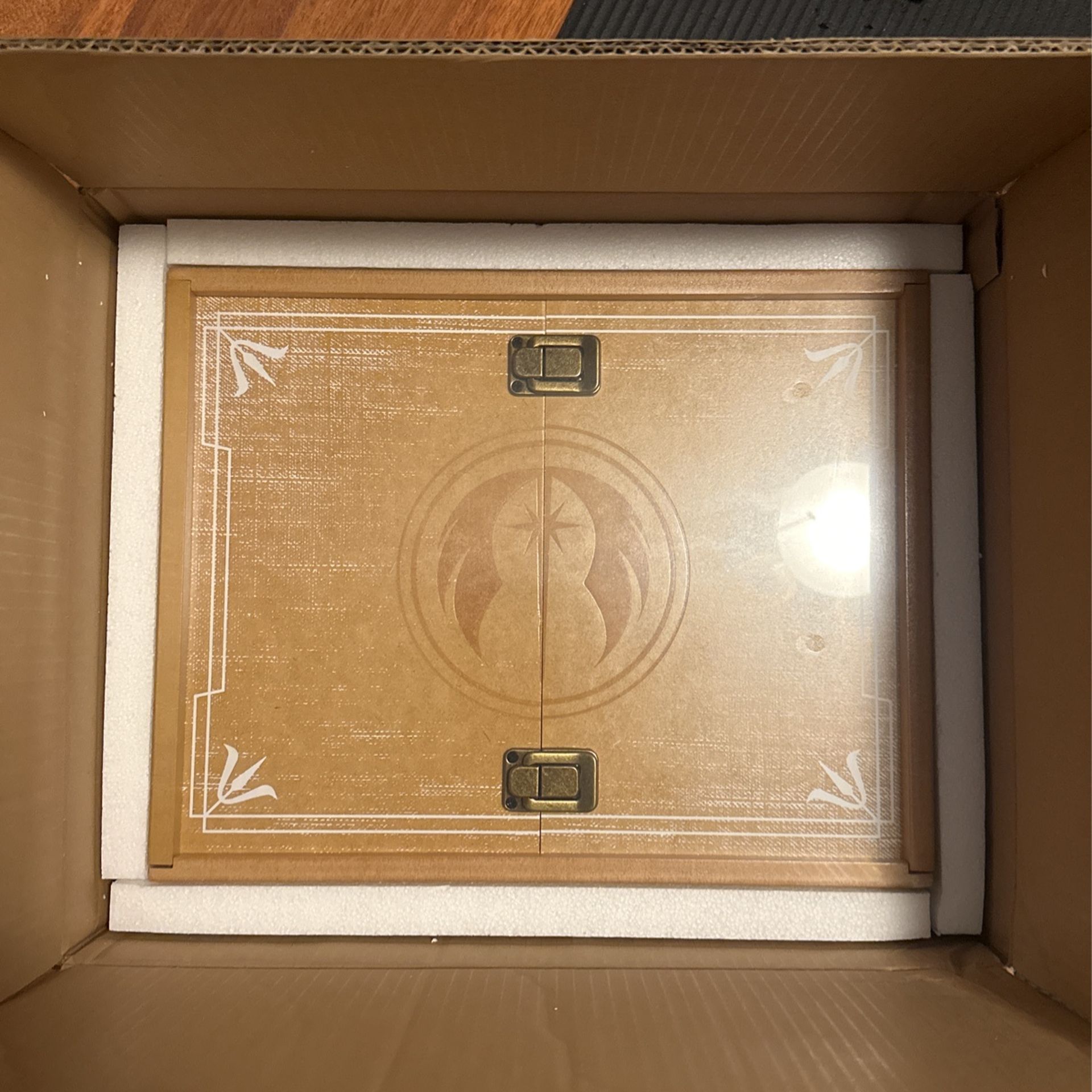 Stellan Gios Legacy LIGHTSABER Hilt and Comic Book Set – Star Wars: The High Republic – Limited Edition