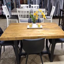 5pc Rustic Dining Set With 4 Black Faux Leather Chair's (New)