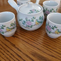 Teapot and 4 Teacups