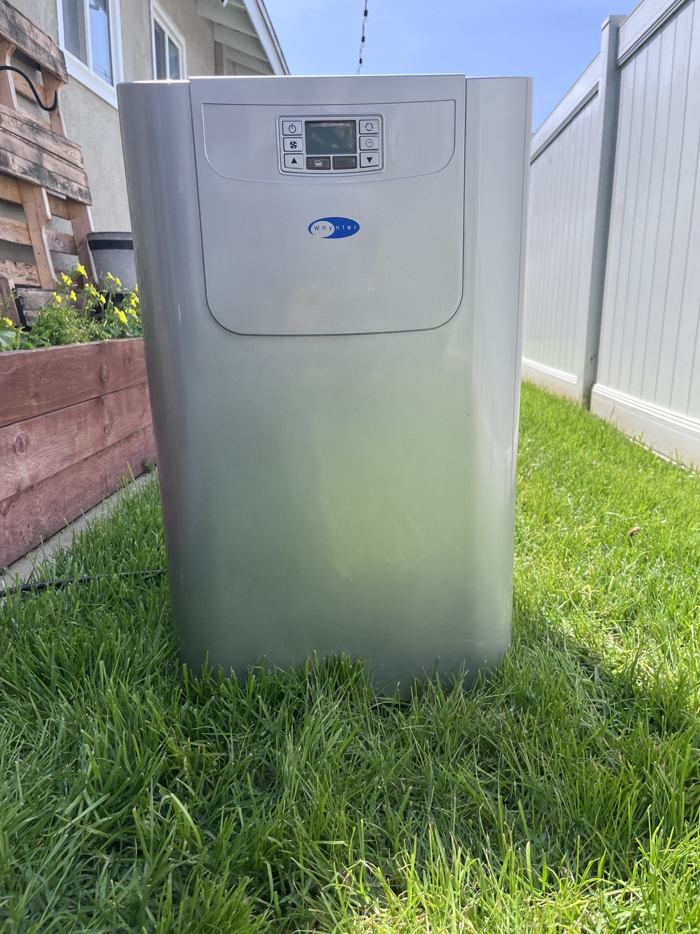 Whynter Portable Air Conditioner 12,000 BTU & Heater with Dual Hose Dehumidifier & Cooling Fan