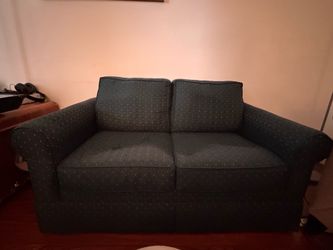 Green love seat / love couch
