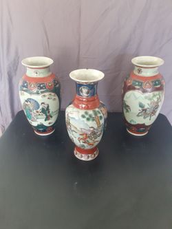 20th century Satsuma vases hand painted