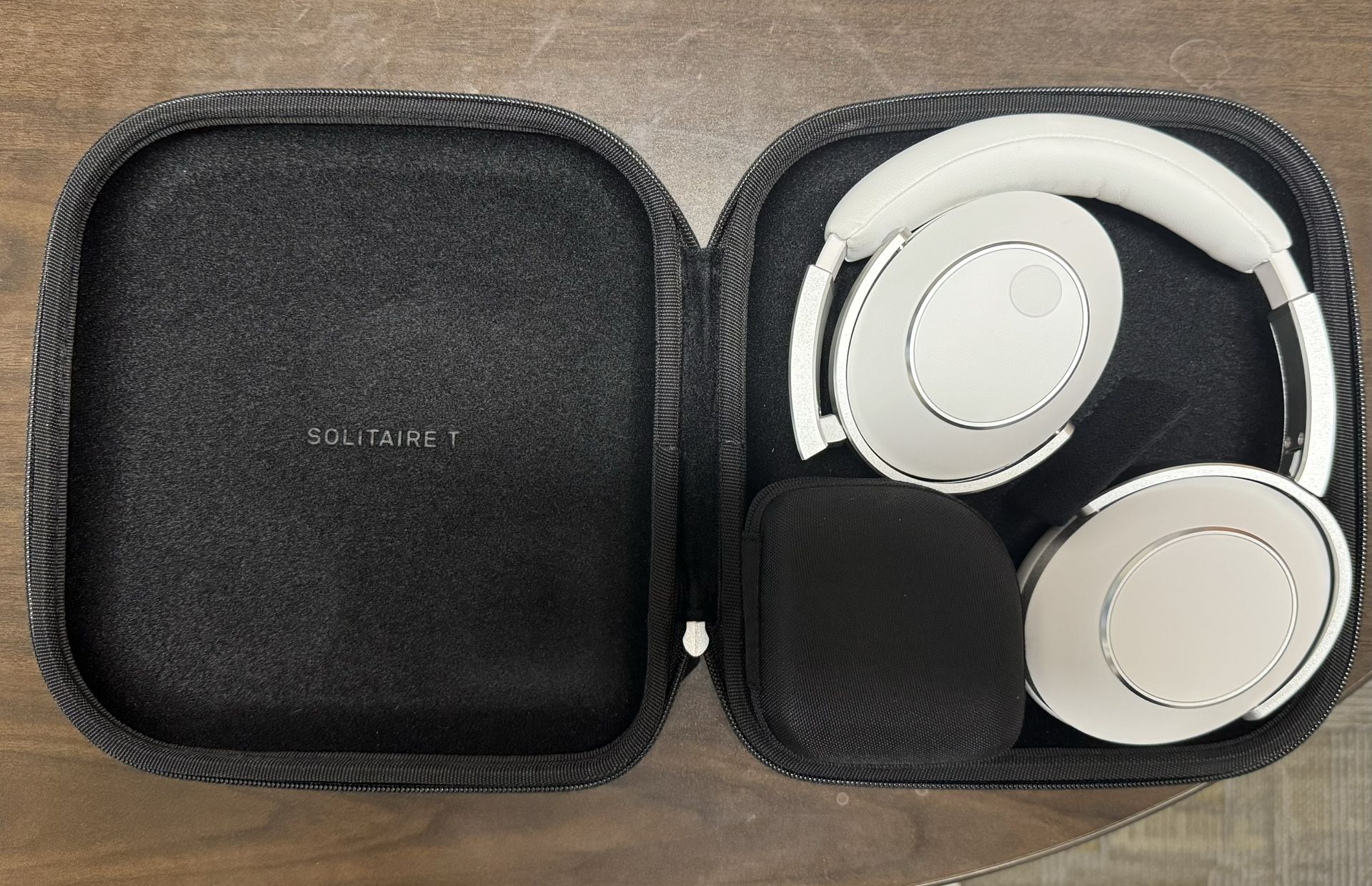 Solitaire T + A High End Wireless Headphones