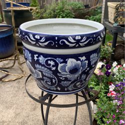Large Vtg Floral Cobalt Blue & White Porcelain Fishbowl Planter Flower Pot 11.5” Wide And 9.5” Tall