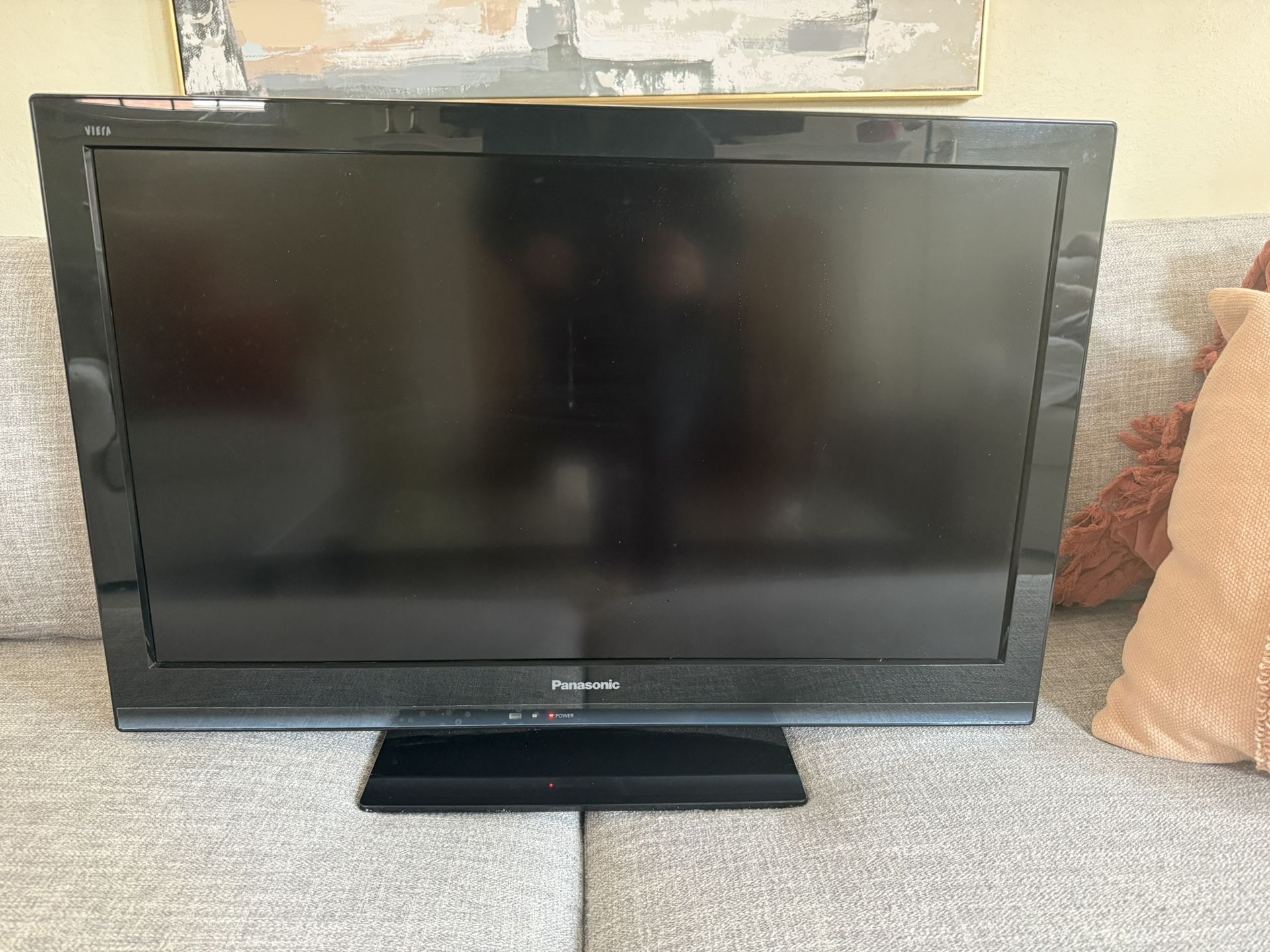 Panasonic Viera LCD HDMI 32" Flatscreen TV