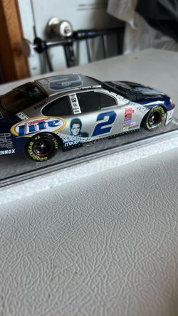 1:24 scale stock car