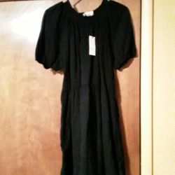 New Cute Black Dress Size Small Fits Bigger