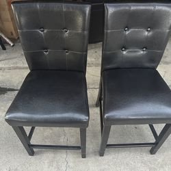 4 counter Height chairs 🪑   $40all