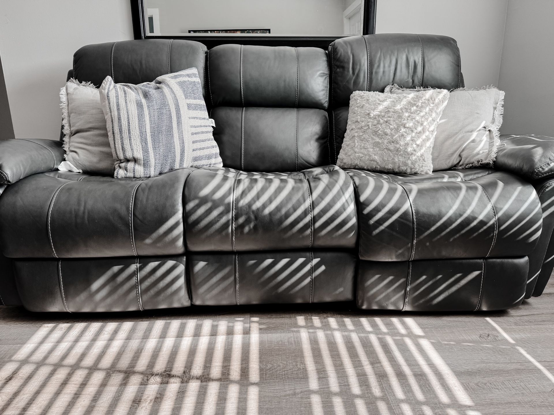 Leather Dual Power Reclining Sofa [Flash sale]