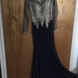 New Embroidered Xscape Dress Size 2