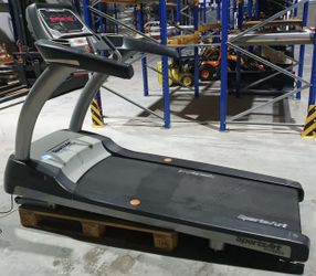 Commercial Grade SportsArt T652 Treadmill (FREE DELIVERY)