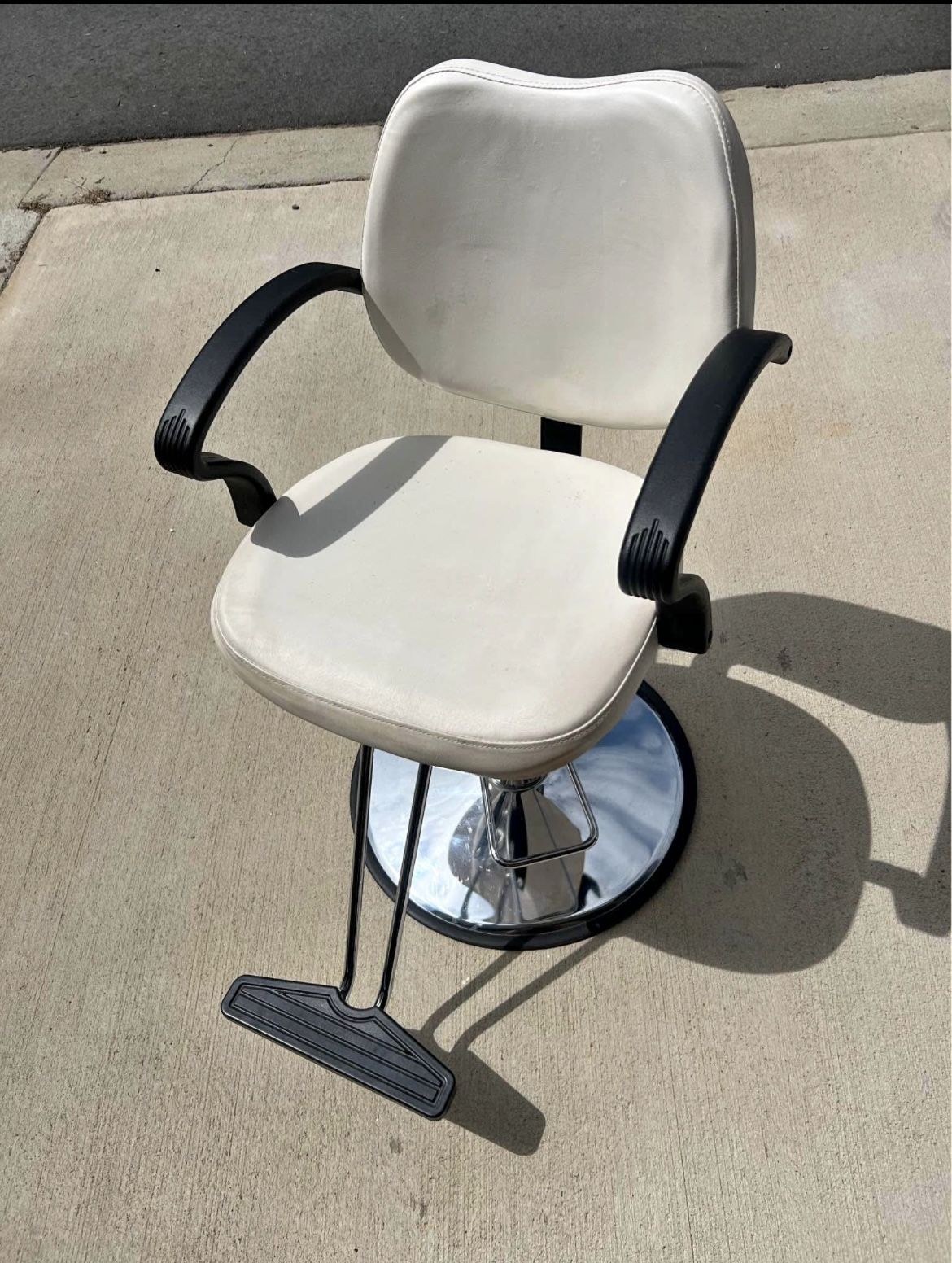 Salon Chair