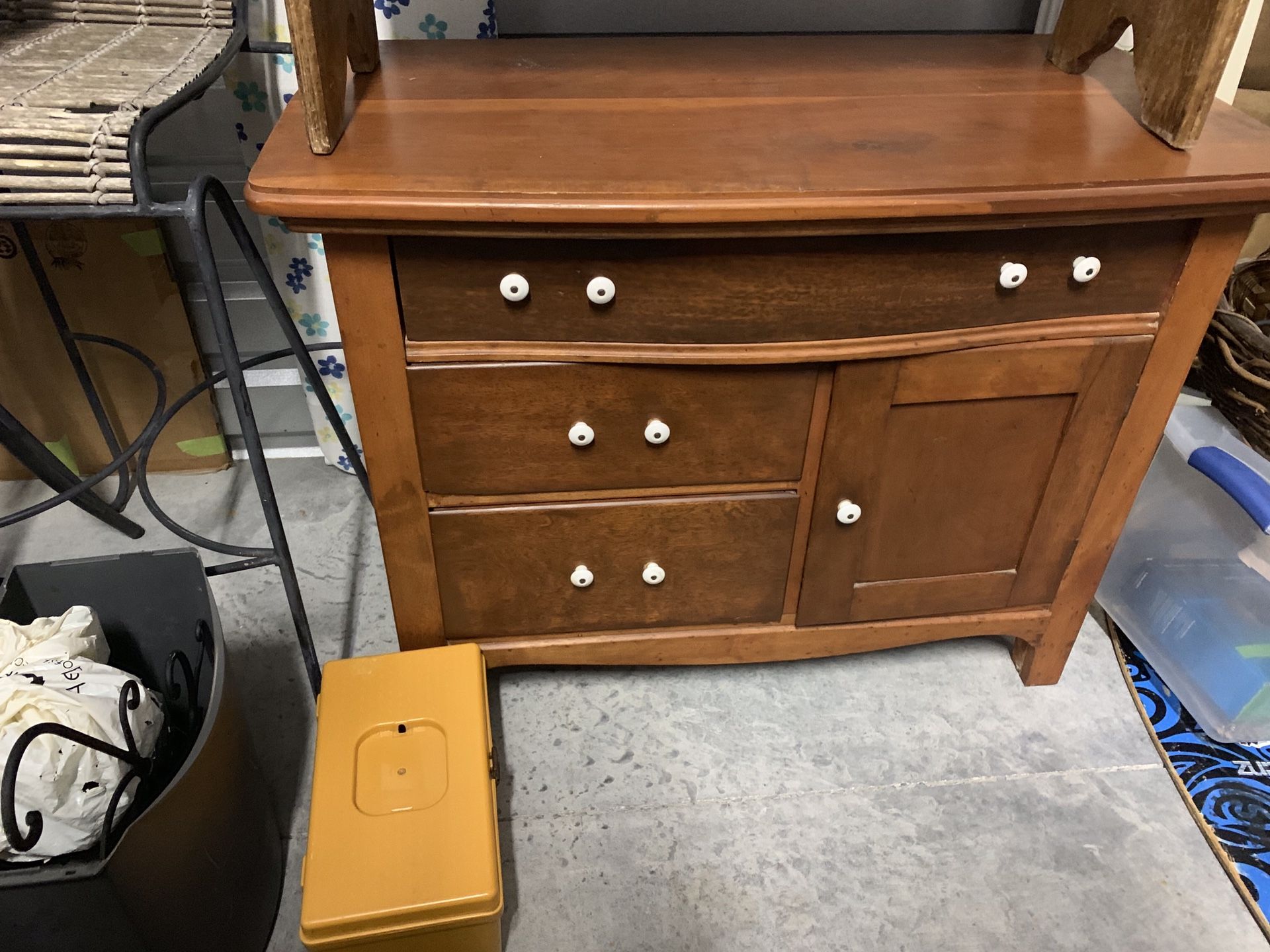 Antique small dresser, with decorative handles & legs!l. Can be used in any room of home!