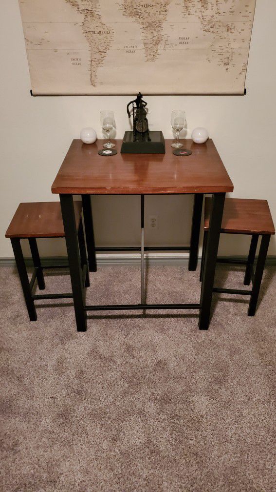 Bar Height Table w/ Stools