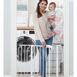 NEW Baby Or Pet Gate (Pressure Mounted)