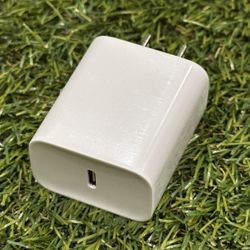 USB-C Type-C wall charger box outlet power supply plug in phone charging box charger