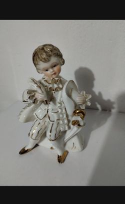 VINTAGE JAPANESE PORCELAIN FIGURINE - COLONIAL BOY - 5"×3" - S92