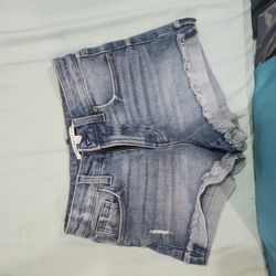 1 / 25 Women / Junior Shorts