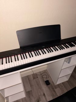 Yamaha P225 Piano