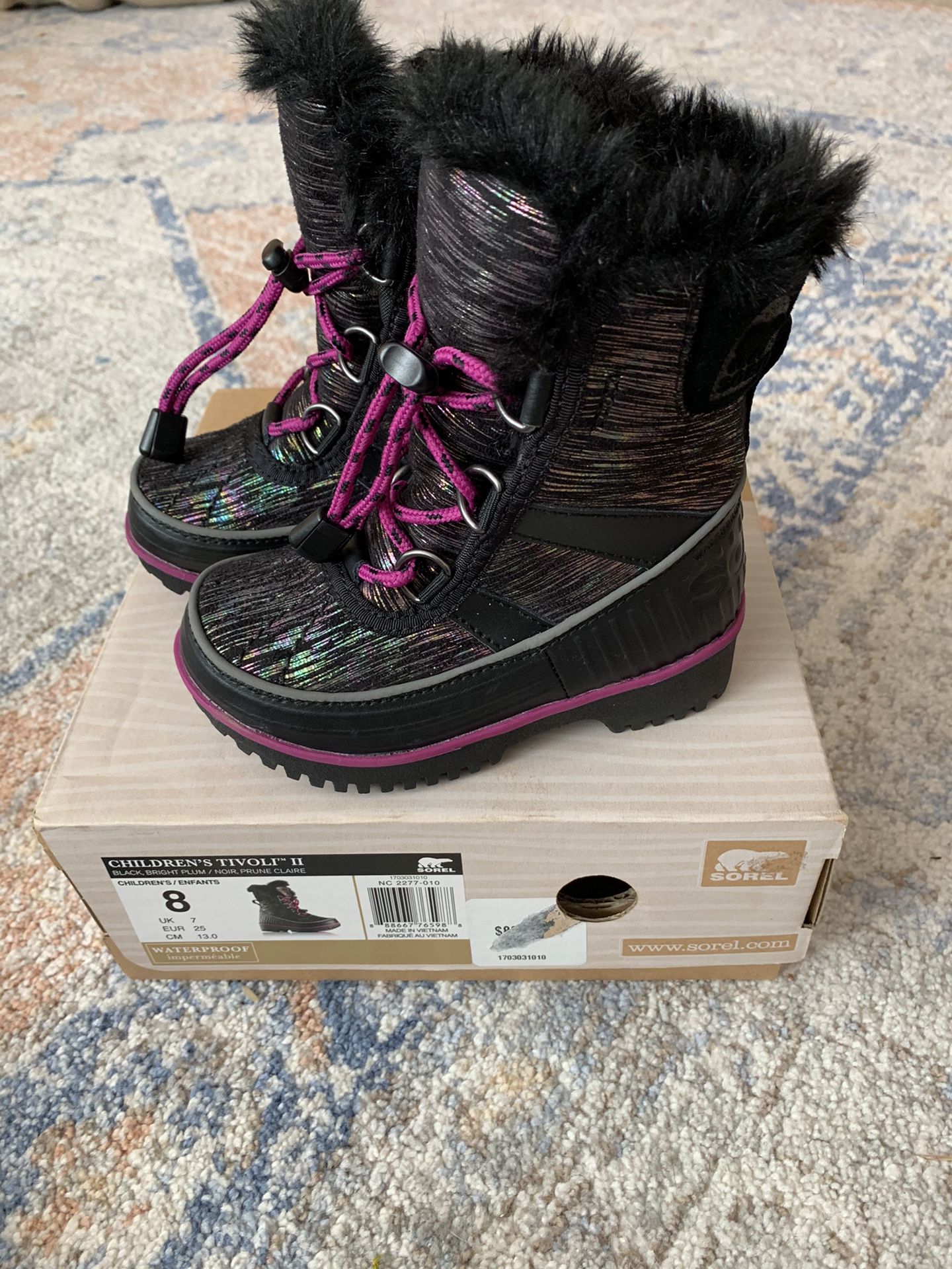 Kids new sorel snow boots size 8
