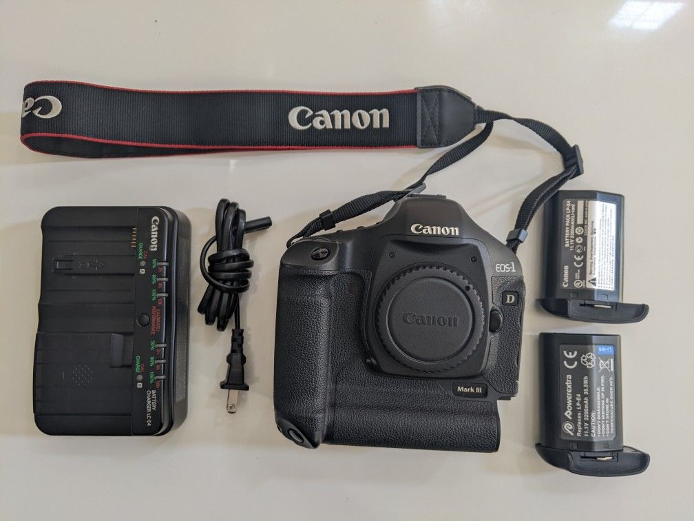 Canon EOS 1D Mark III 10MP Professional DSLR Like New