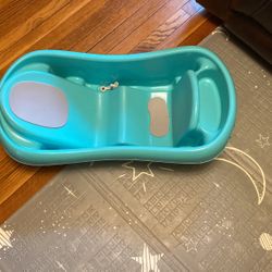 FREE - Toddler Bathtub