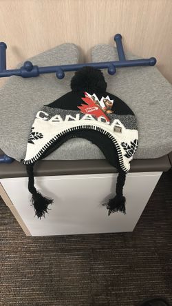 Knit Canada Bennie