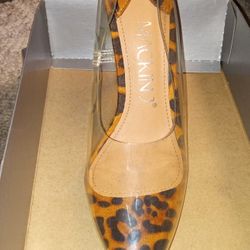 Clear/Leapord Pump