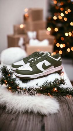 Nike Dunk Olives