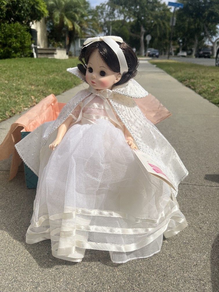 Madame Alexander Snow White Doll