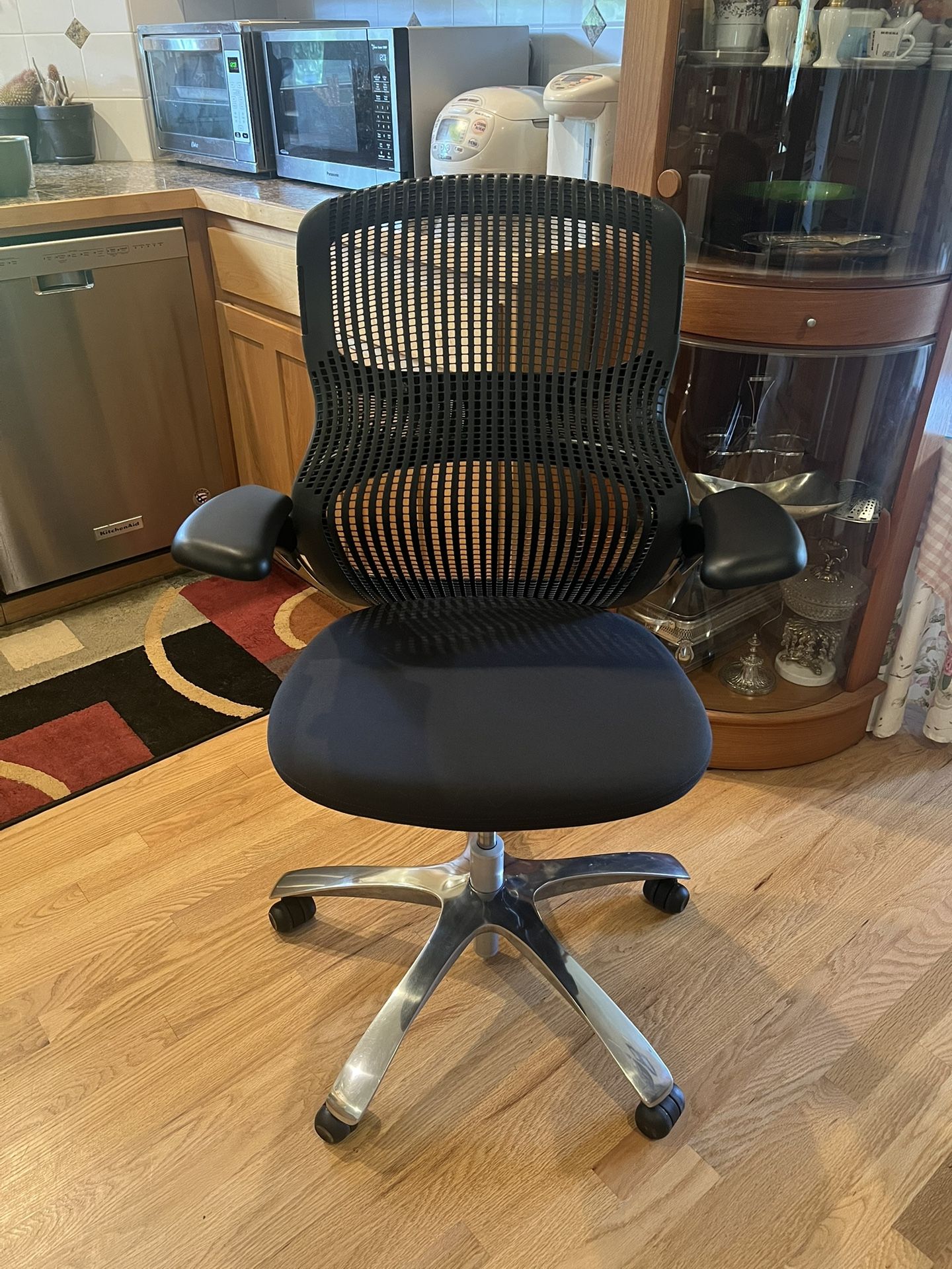 Knoll Generation Ergonomic Office Chairs (2)